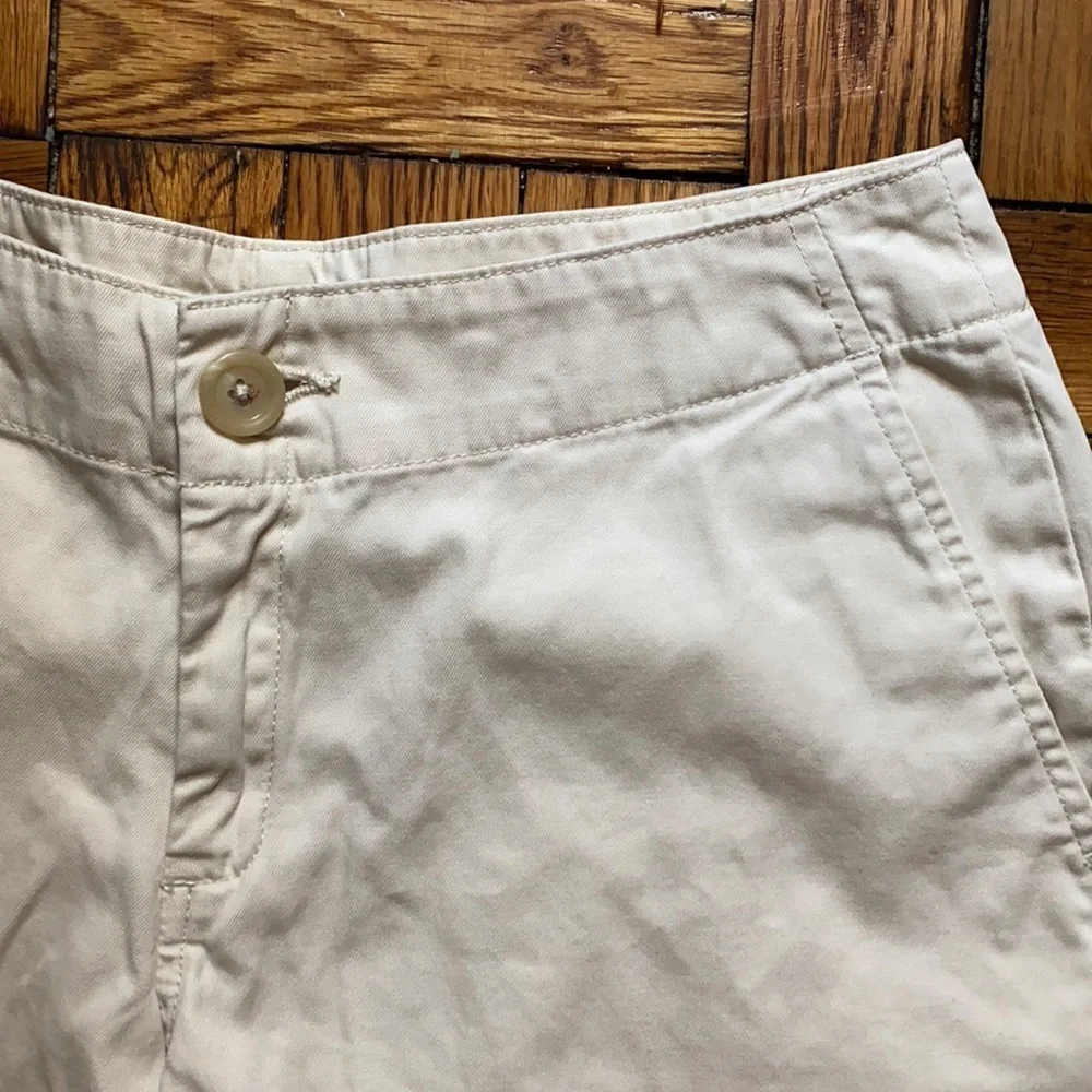 Banana republic cream shorts size: 4